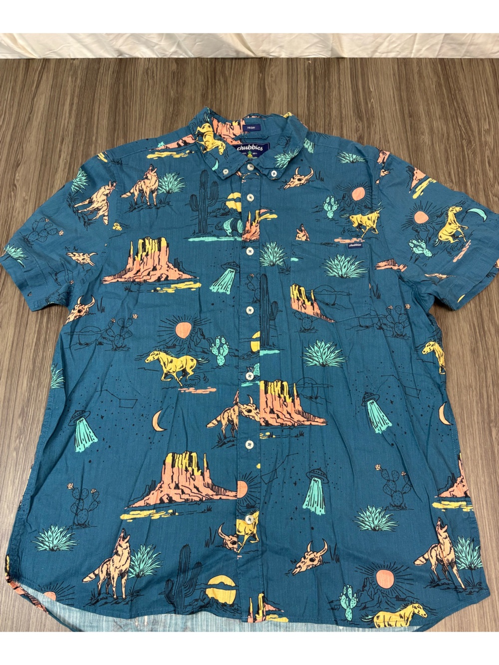 Chubbies Friday Desert Print Short Sleeve Button Down Size XL